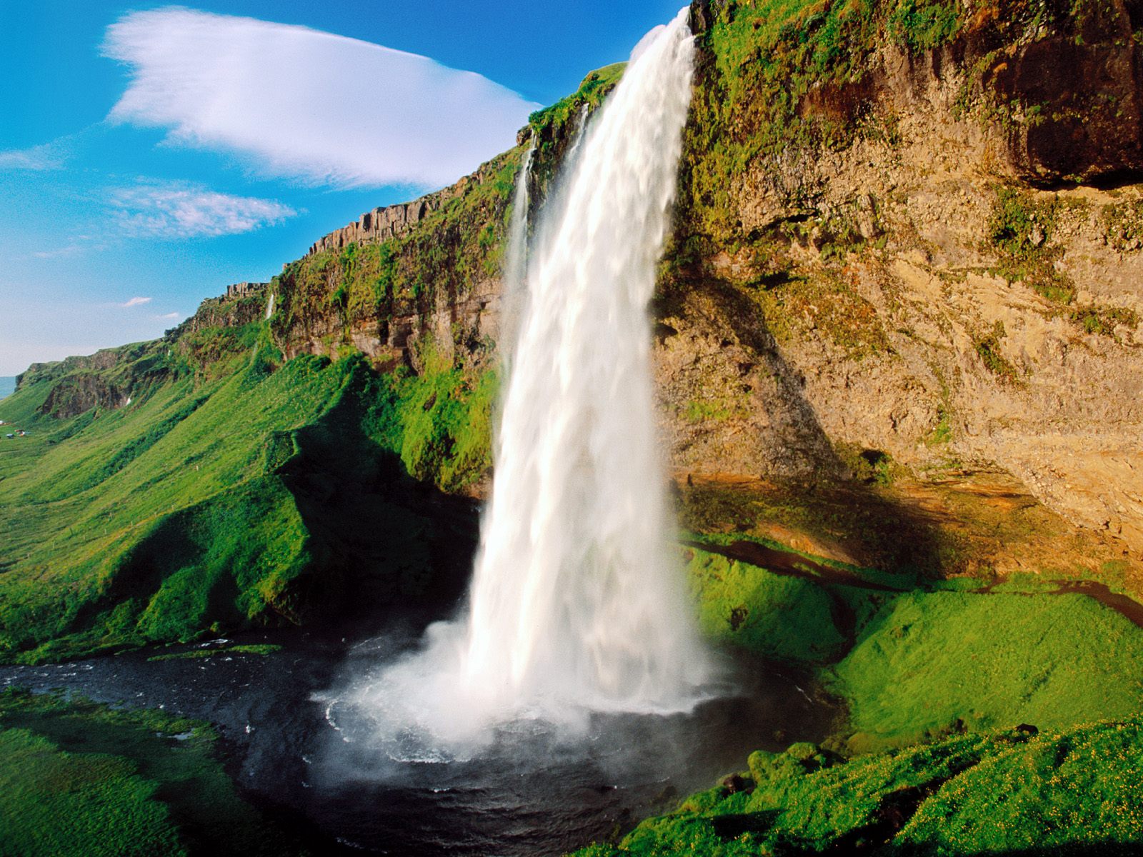 Hq Seljalandsfoss Waterfall Iceland Wallpaper