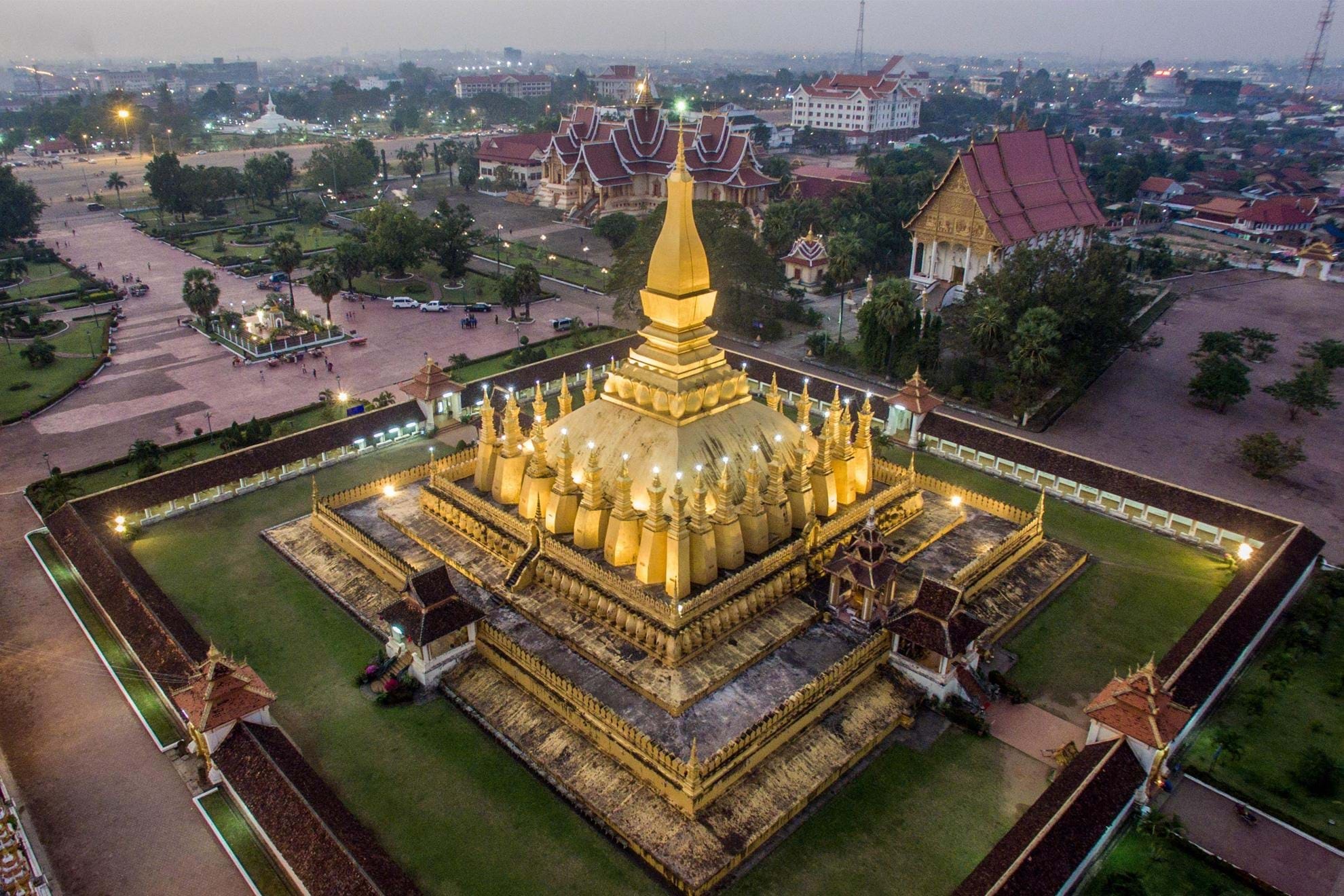 Desktop HD Vientiane Wallpaper