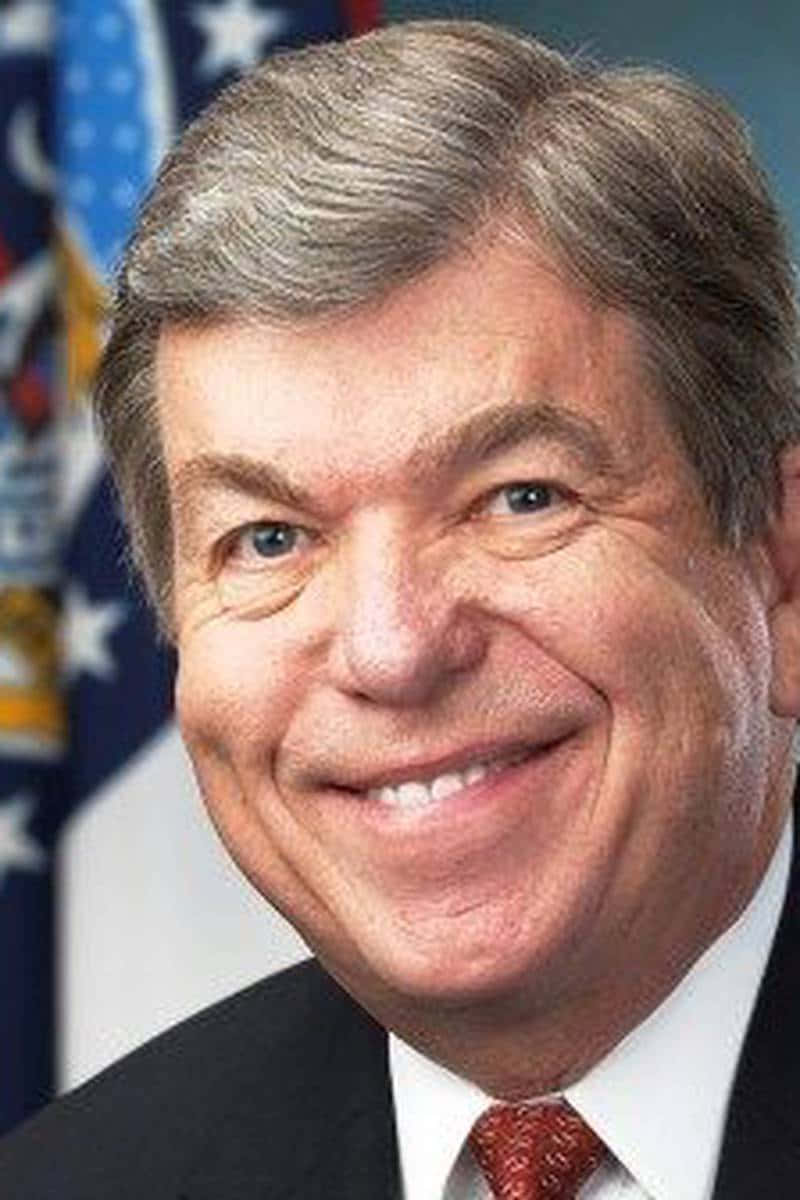 Smiling Roy Blunt Zoomed Wallpaper