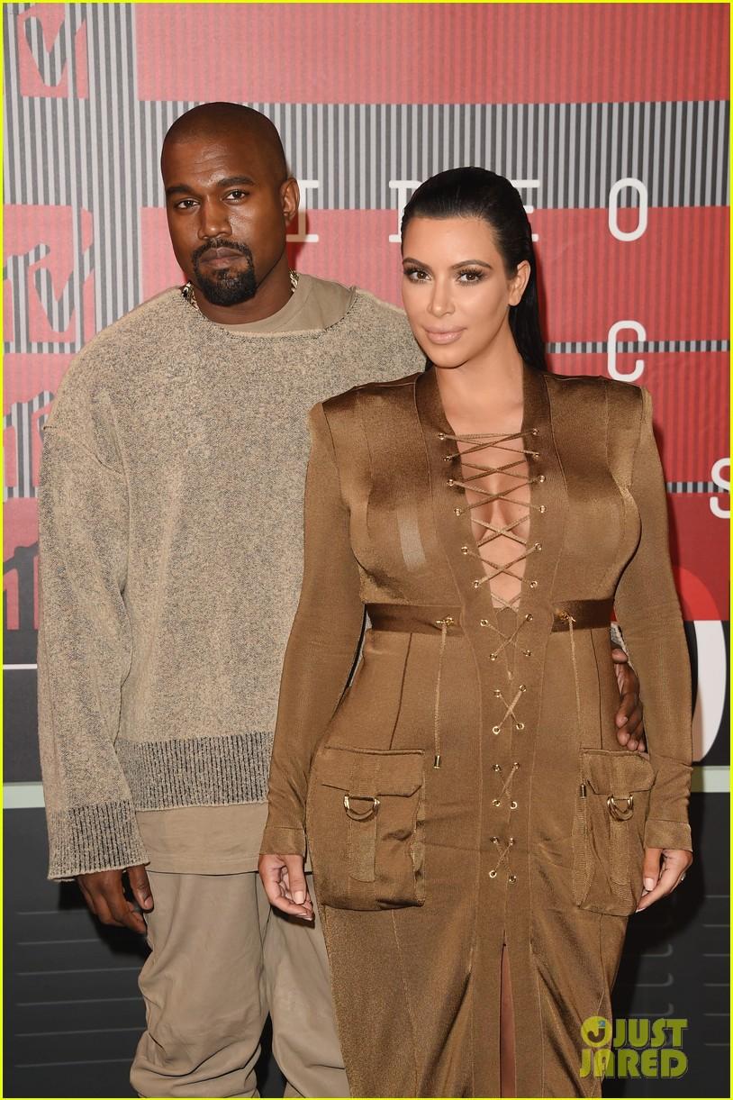 Kim Kardashian Supports Kanye West At Mtv Vmas Photo