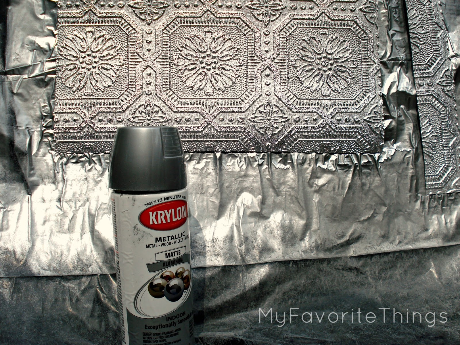 Paintable Textured Wallpaper Backsplash It Is A Thick Embossed White