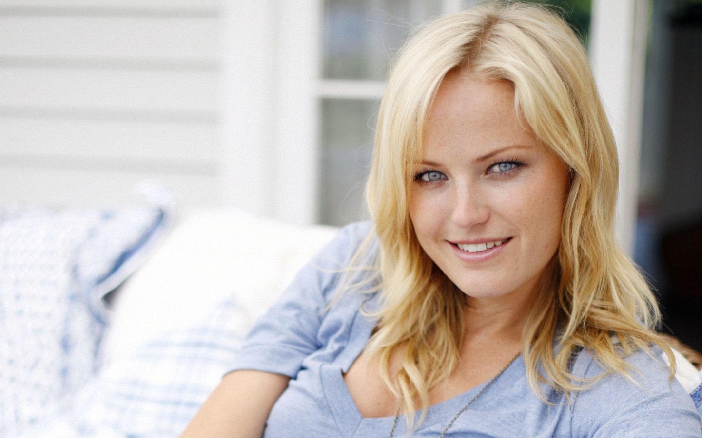 Actresses HD Wallpaper