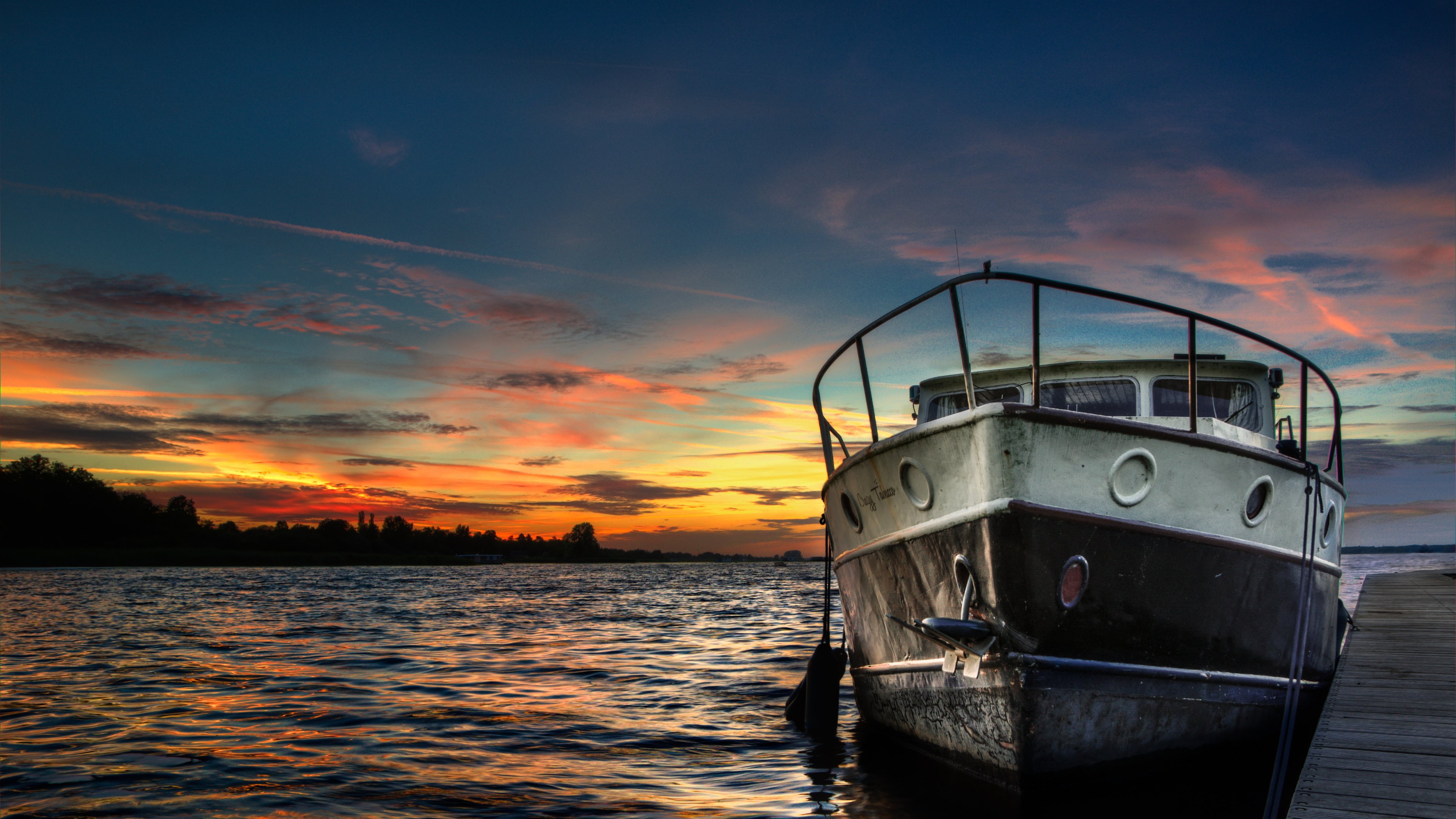 A Boat In The Setting Sun 4k Ultra HD Fond D Cran And Arri Re Wallpaper