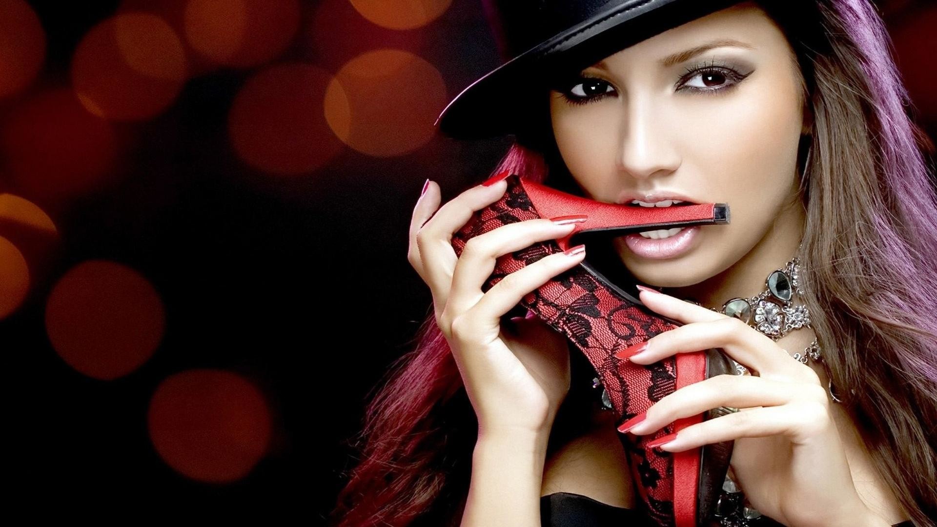 Pretty Woman Wallpaper