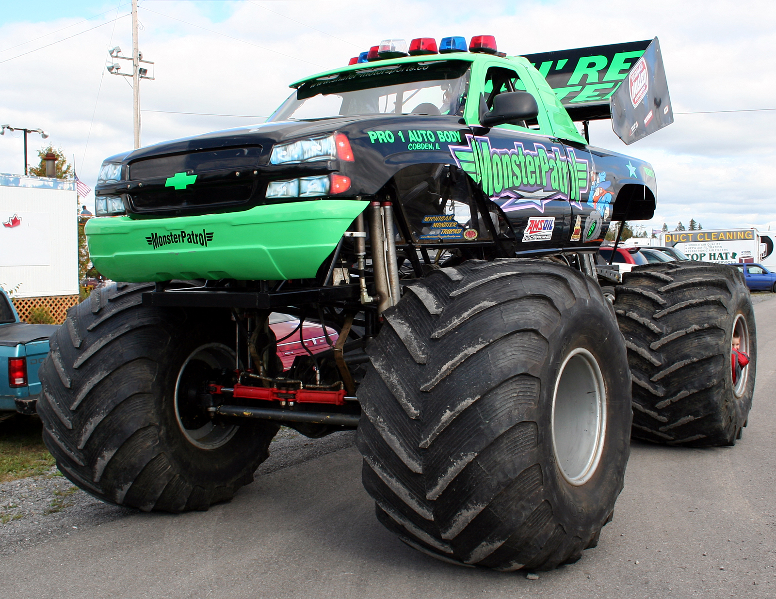 Wallpaper Crazy Monstertrucks