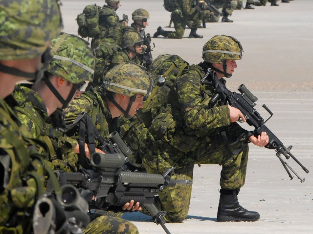Canadian Army On Beach Military Wallpaper