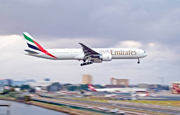 Wallpaper Emirates Boeing Er Landing Airplane Airport