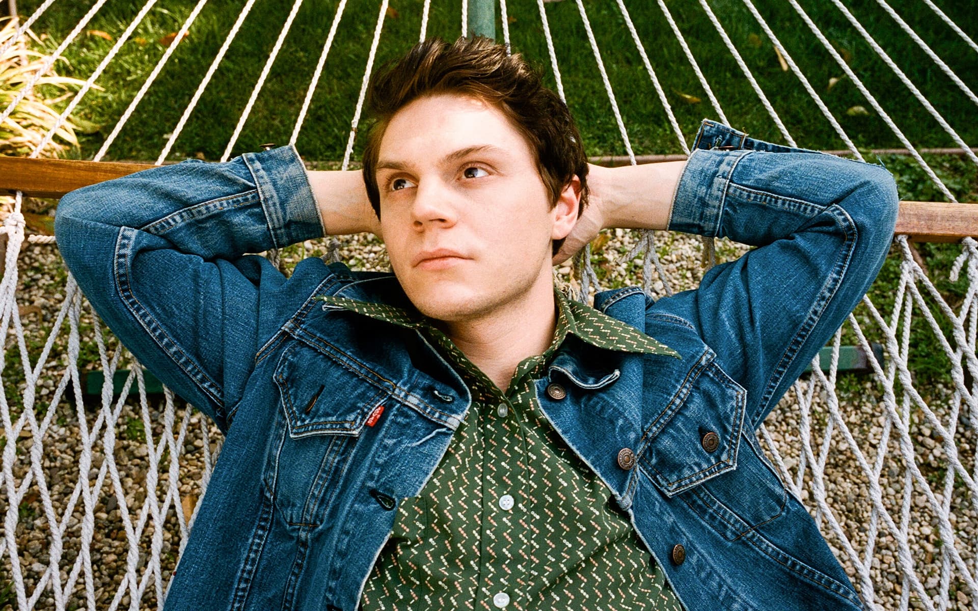 Evan Peters Image Pictures And Wallpaper For