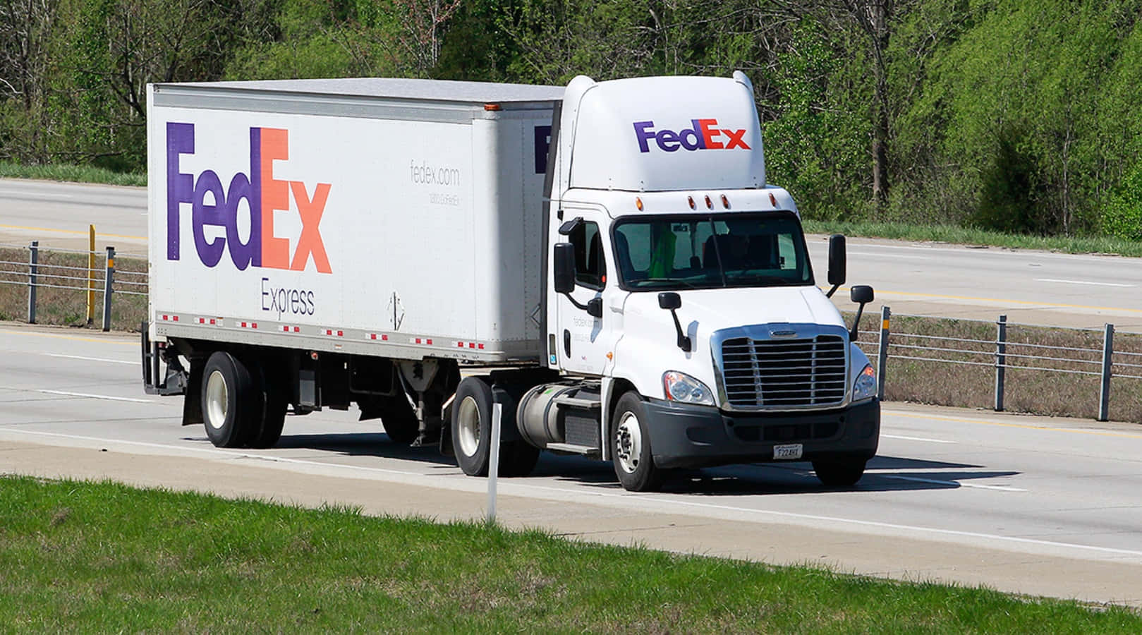 Secure Shipping Solutions With Fedex Wallpaper