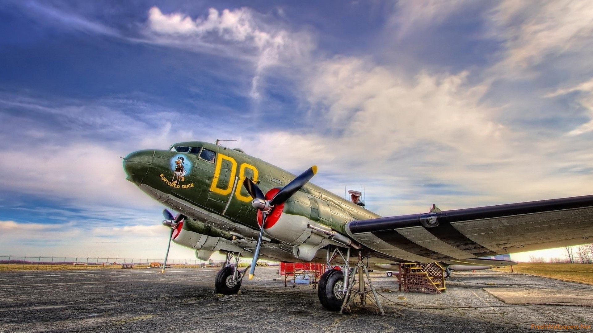 Douglas Dc Parked For Visitors Wallpaper Freshwallpaper