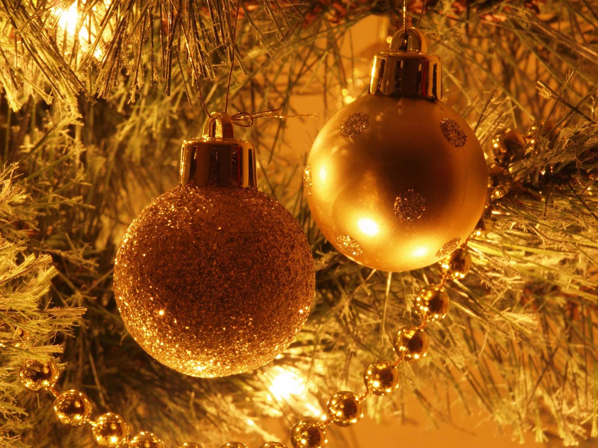 Gold Christmas Wallpaper