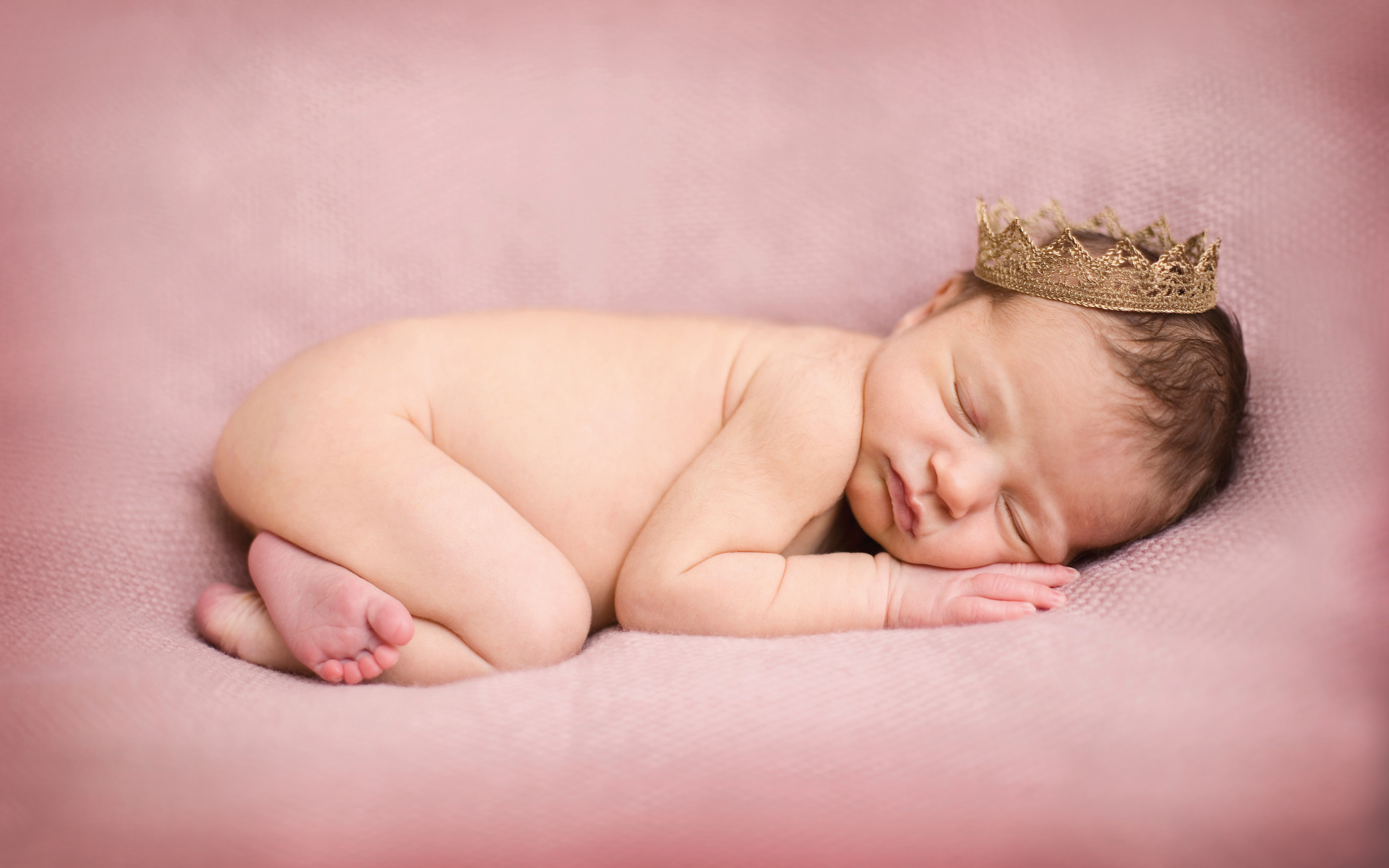 Newborn Baby Wallpaper