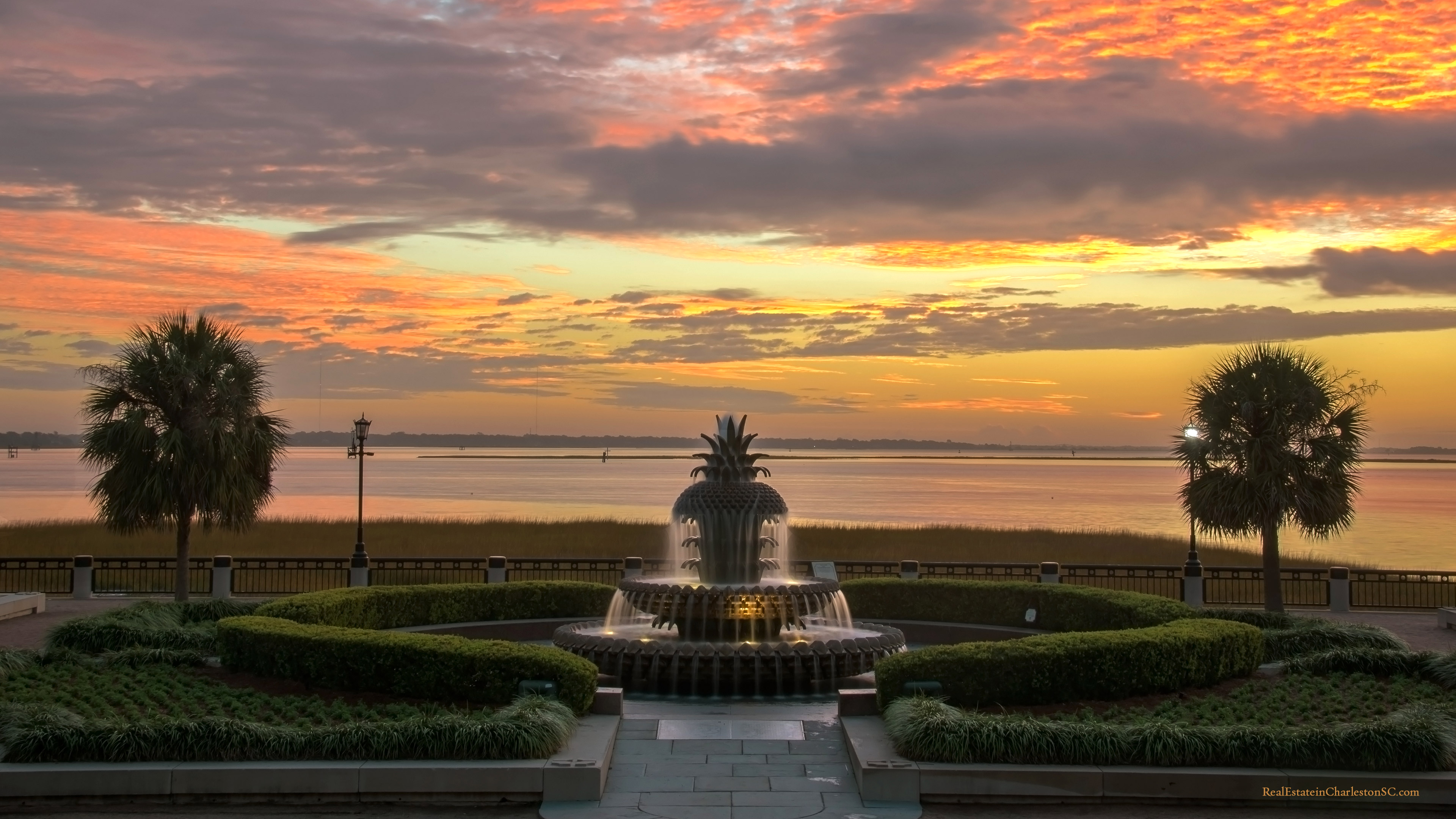 Charlestons Pineapple Fountain Dusk