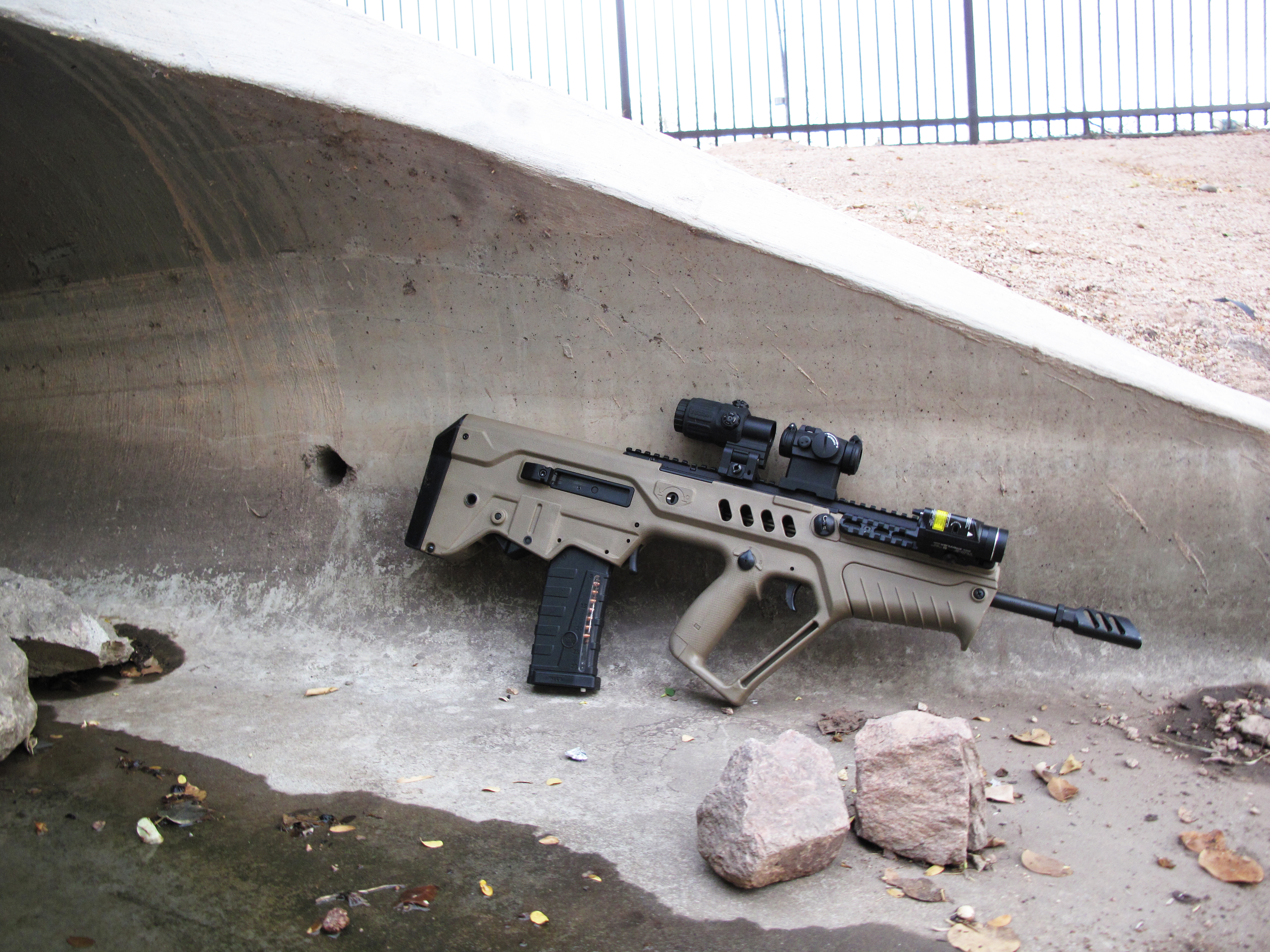 Iwi Tavor Fde In A Drainage Pipe 4k Ultra HD Wallpaper