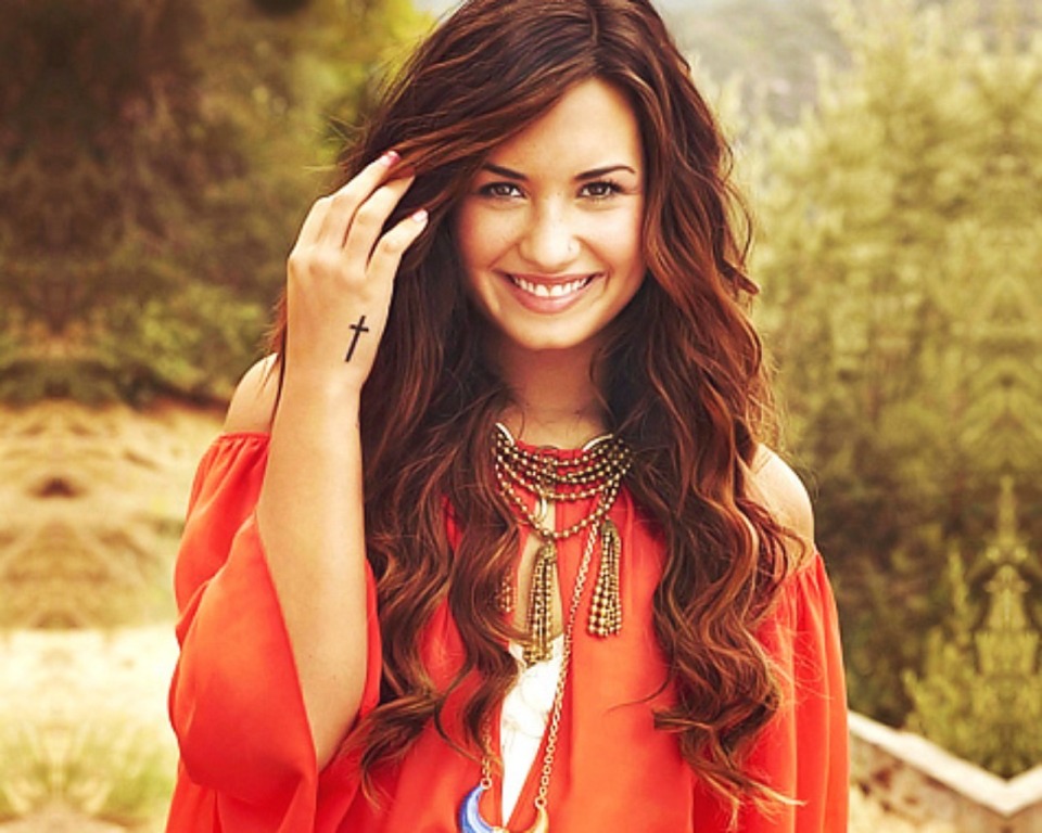 Demi Lovato HD Wallpaper