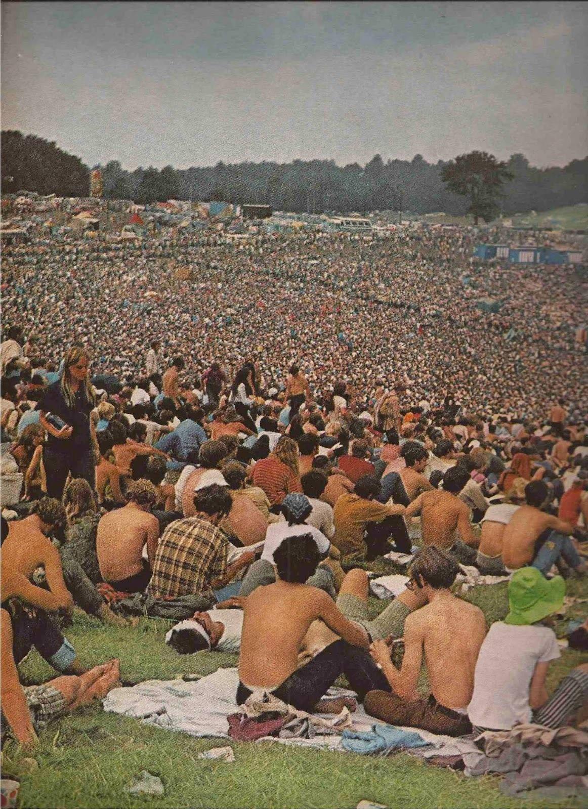 Woodstock Crowd Wallpaper