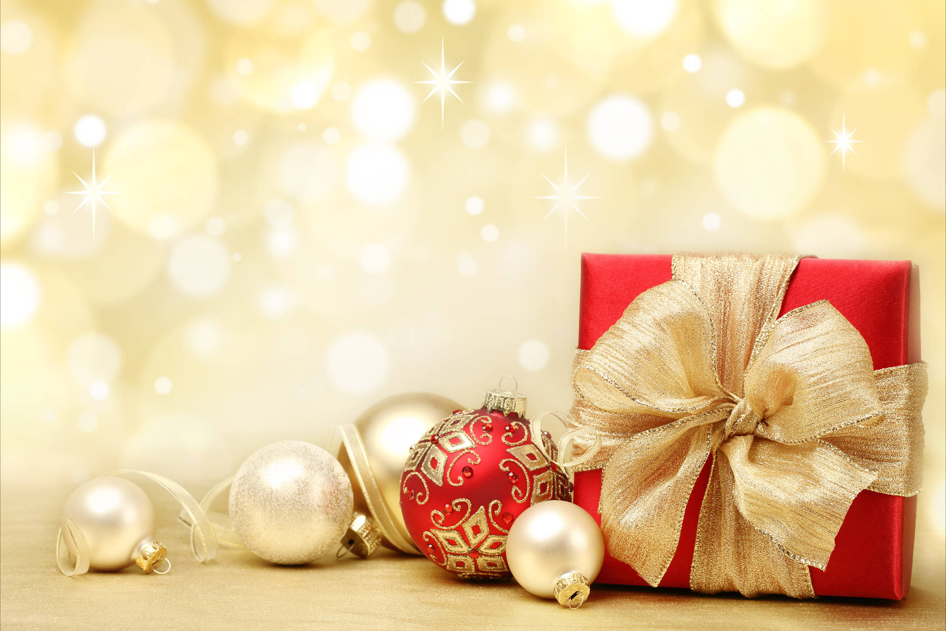 Christmas Balls Wallpaper