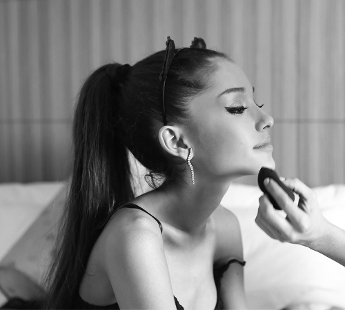 Ariana Grande Photo
