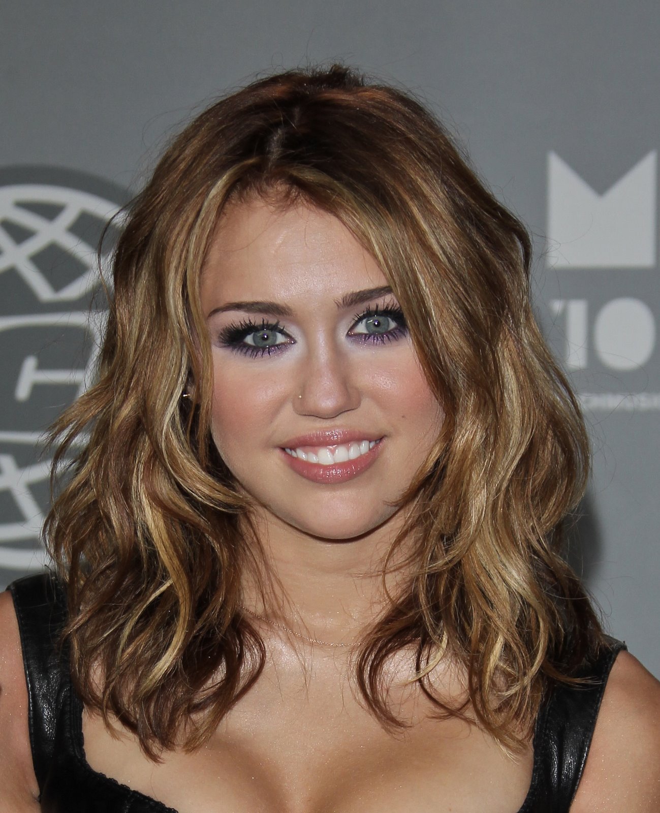Miley Cyrus Wallpaper HD 1080p Desktop Background For