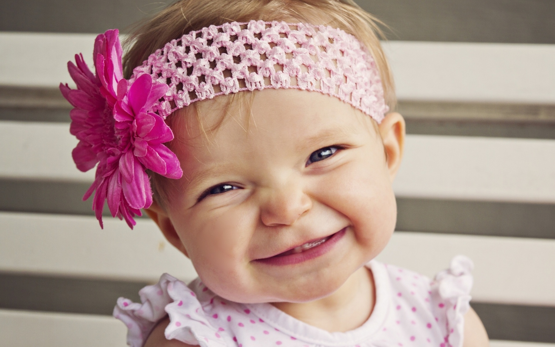 Cute Baby Girl Smile Desktop Wallpaper