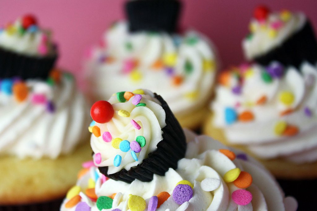 Cute Mini Cupcakes HD Wallpaper