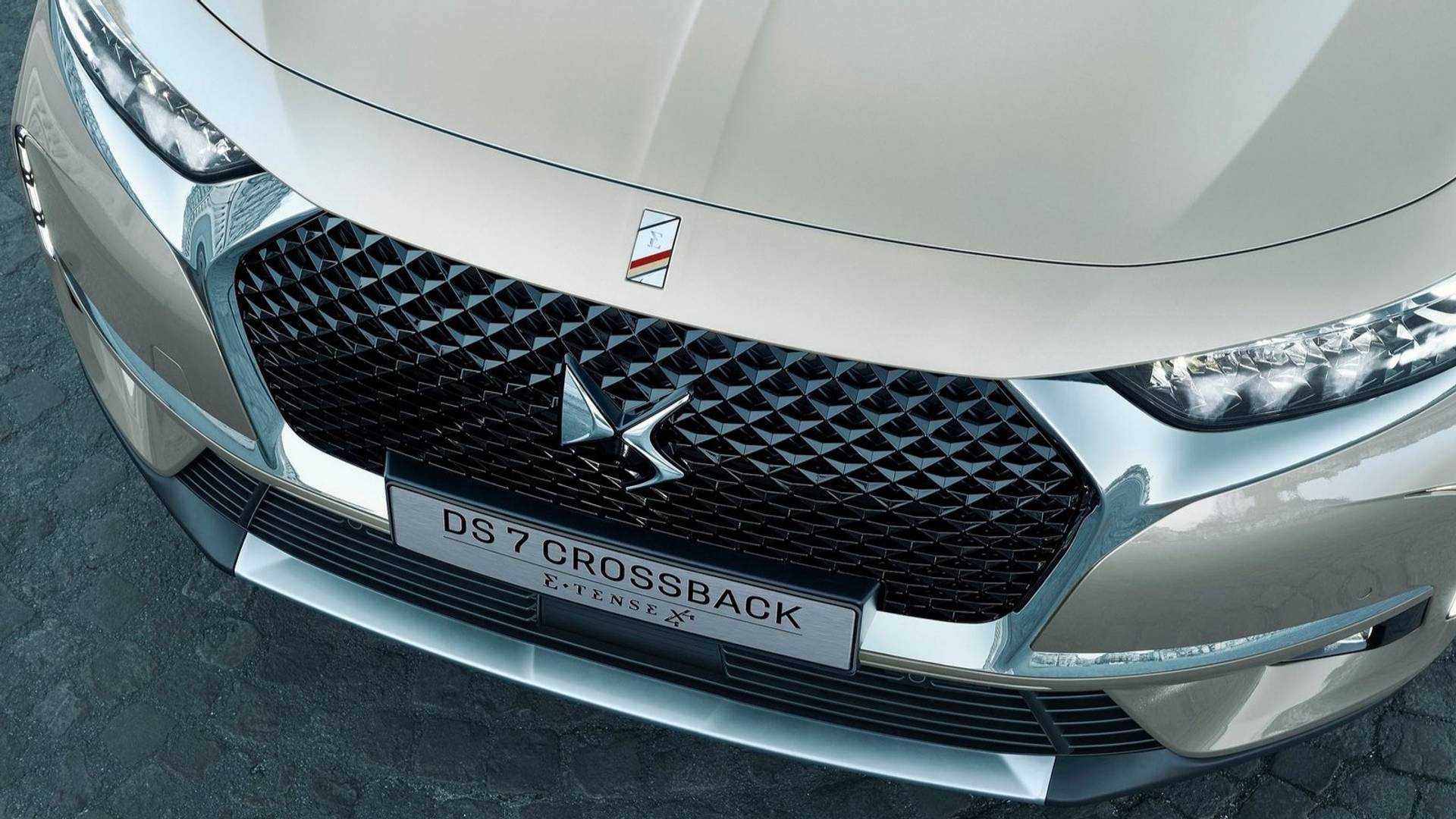 Ds Crossback E Tense Unveiled With Hp Plug In Hybrid Setup