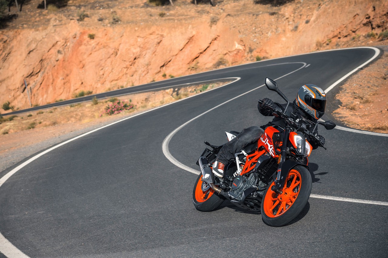 Ktm Duke Front Three Quarters In Motion Indian