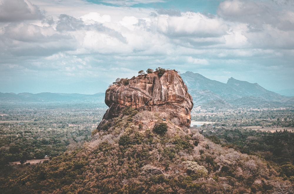 Sigiriya Lion Rock Sigiriya Sri Lanka Pictures Download 1000x661
