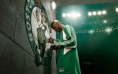 Boston Celtics Logo And Kevin Gart Screensaver For Kindle3 Dx