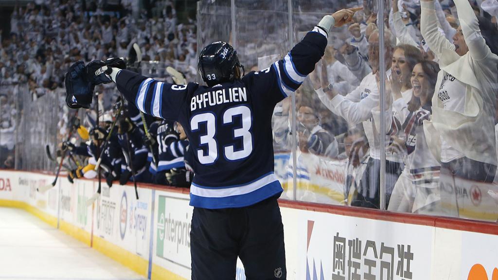 Byfuglien S Dominance Has Everyone Taking Note