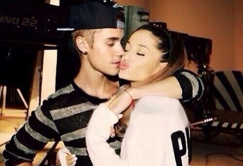 Ariana Grande Kissing Justin Bieber