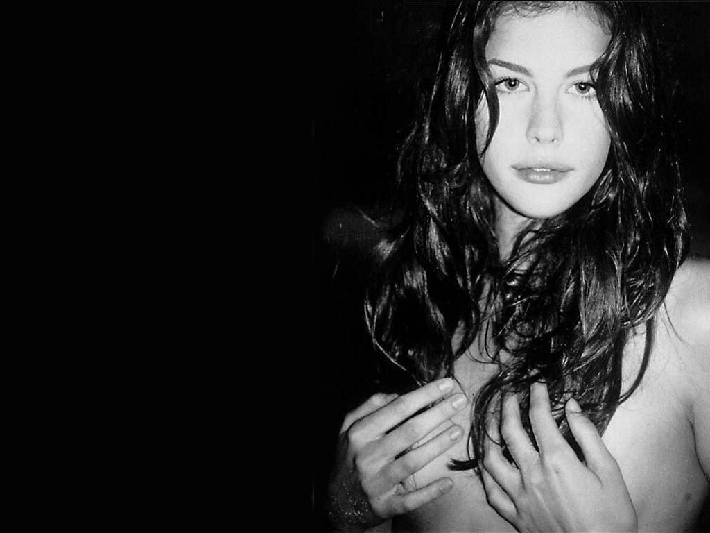 Liv tyler sexy pictures