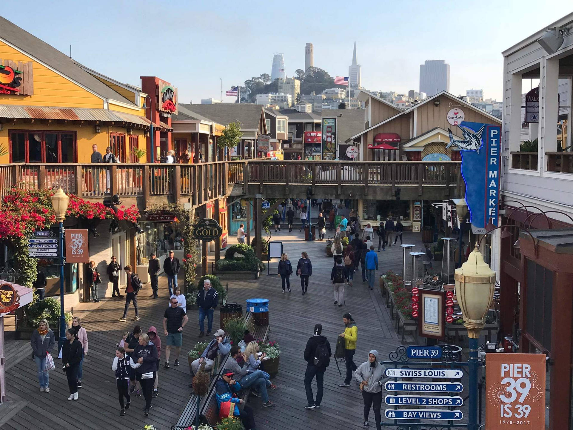 Fishermans Wharf Top Wallpaper