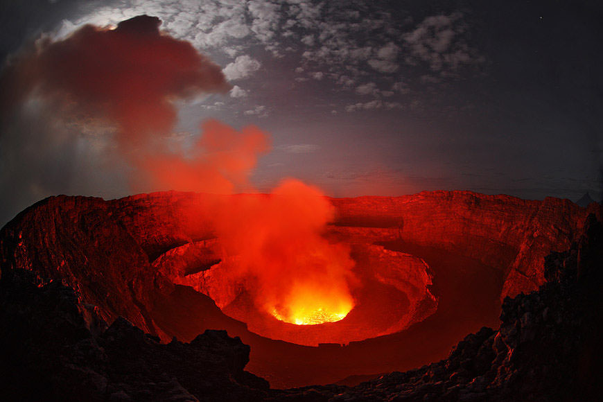The Biggest Lava Lake On Top Of Mount Nyiragongo Congo Places