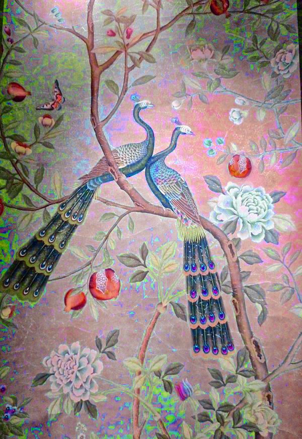  in chinoiserie style   de Gournay chinoiserie wall mural with peacocks
