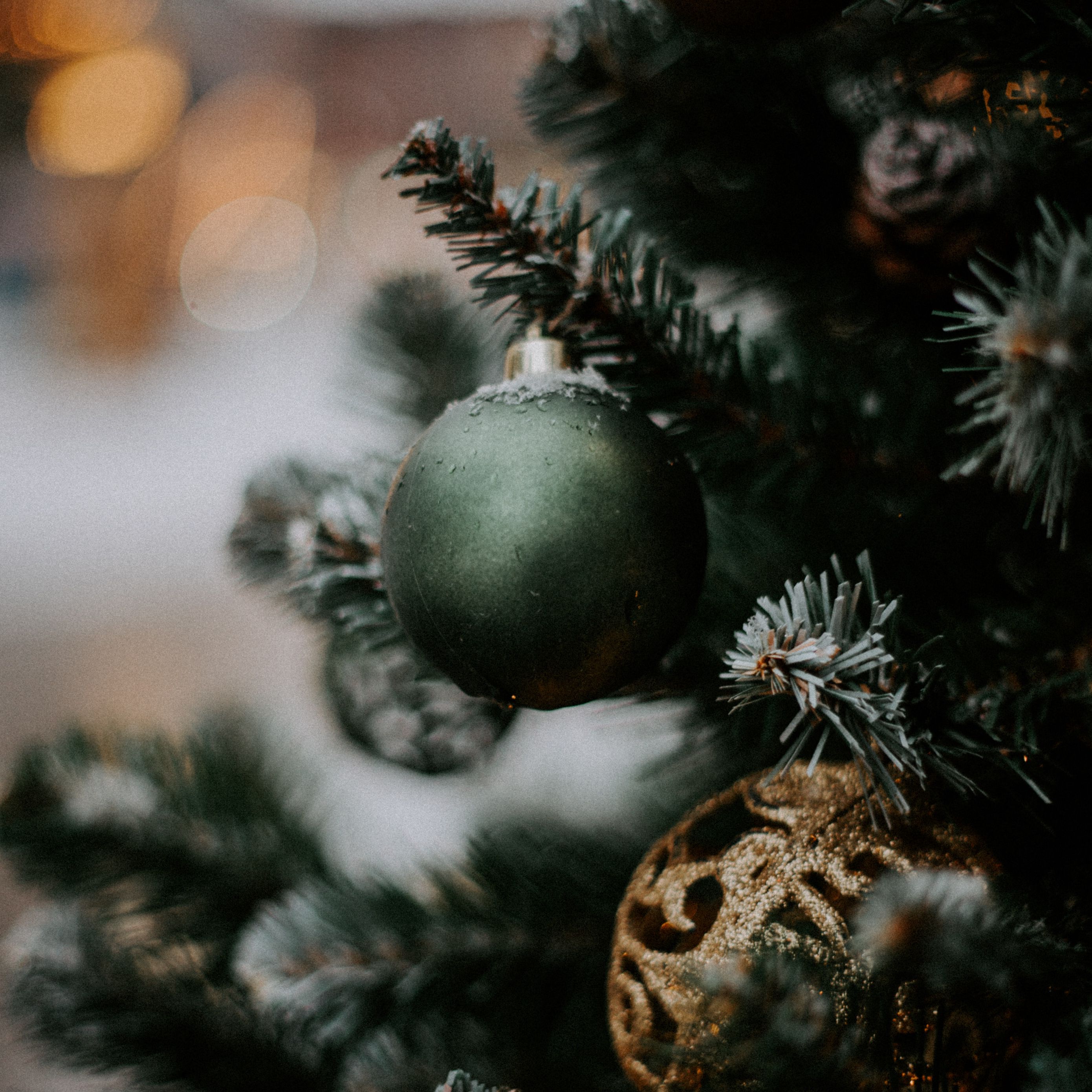 Wallpaper Christmas Tree Decorations Balls