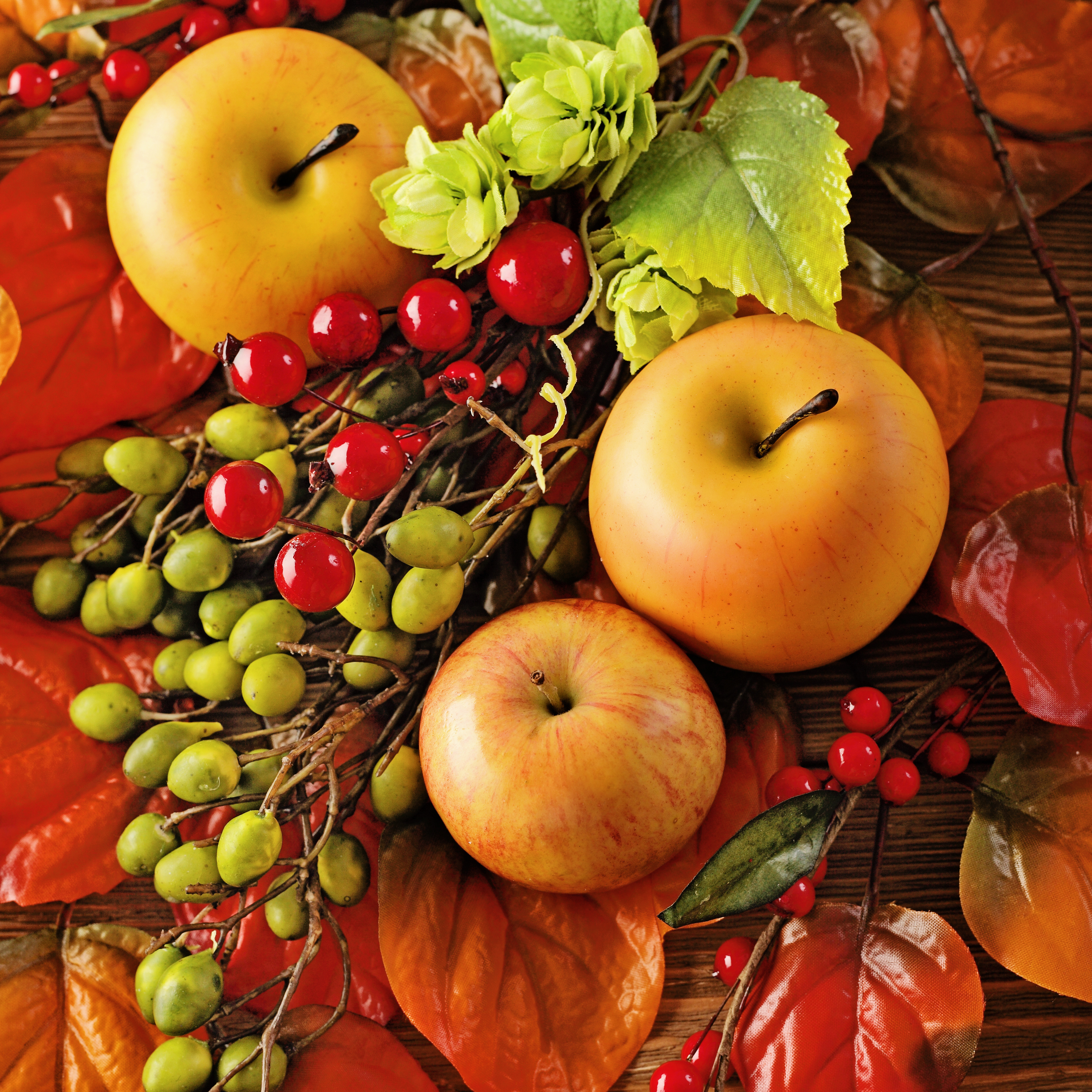 Apples Still Life Leaves Autumn Wallpaper Photos