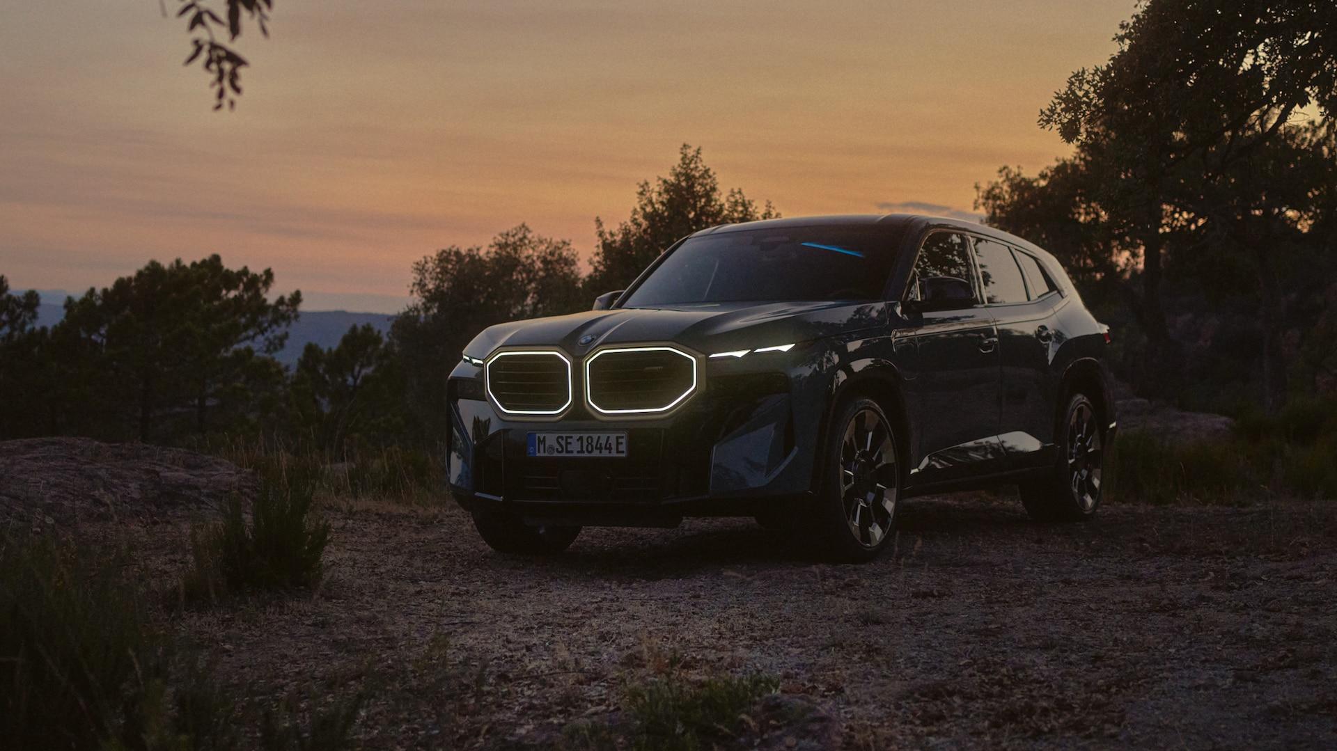 The Bmw Xm Is Here And M S First Bespoke Suv A Hp Thumper