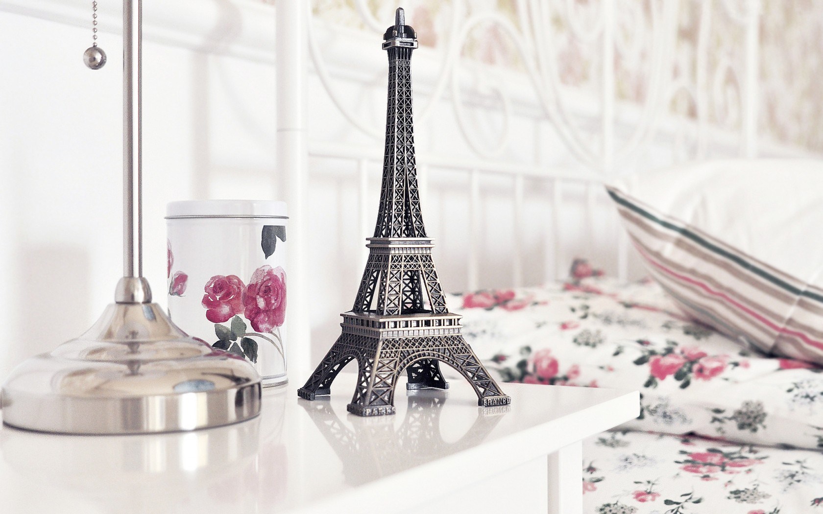 47+] Eiffel Tower Cute Wallpaper - WallpaperSafari
