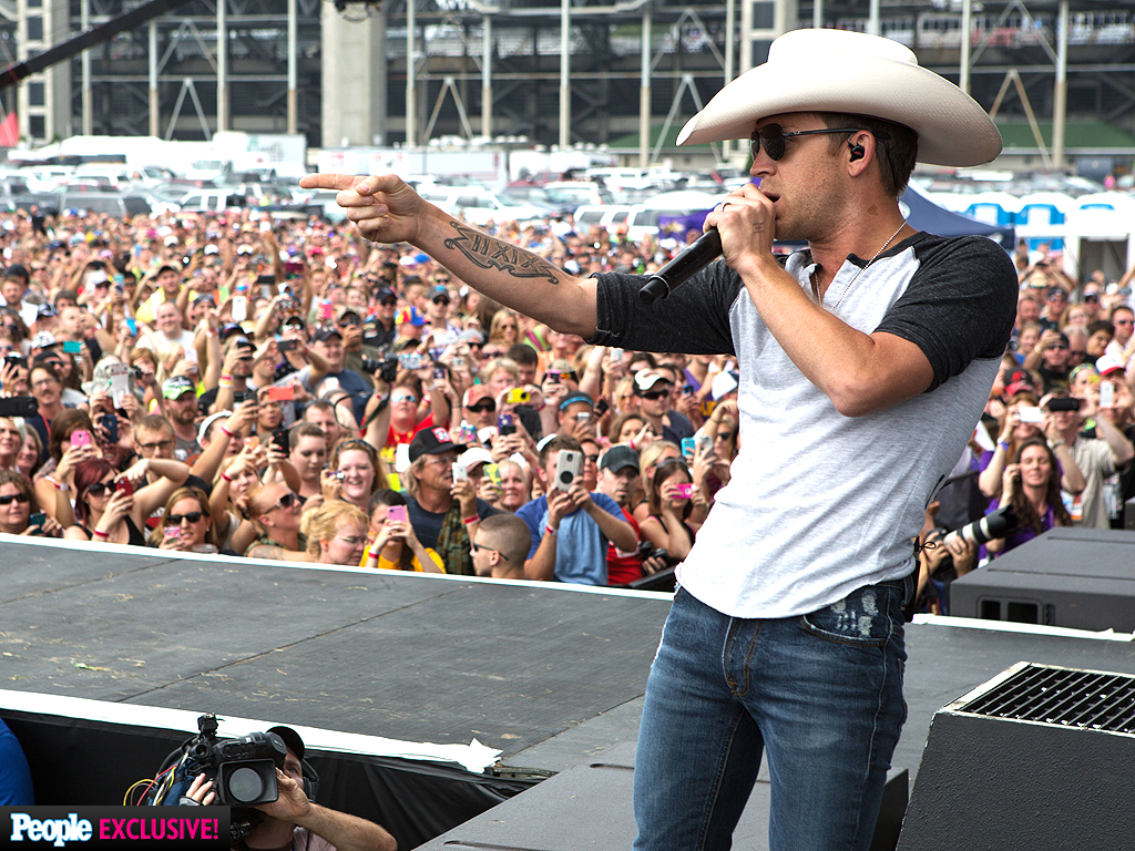 See Justin Moore Brantley Gilbert And The Band Perry At