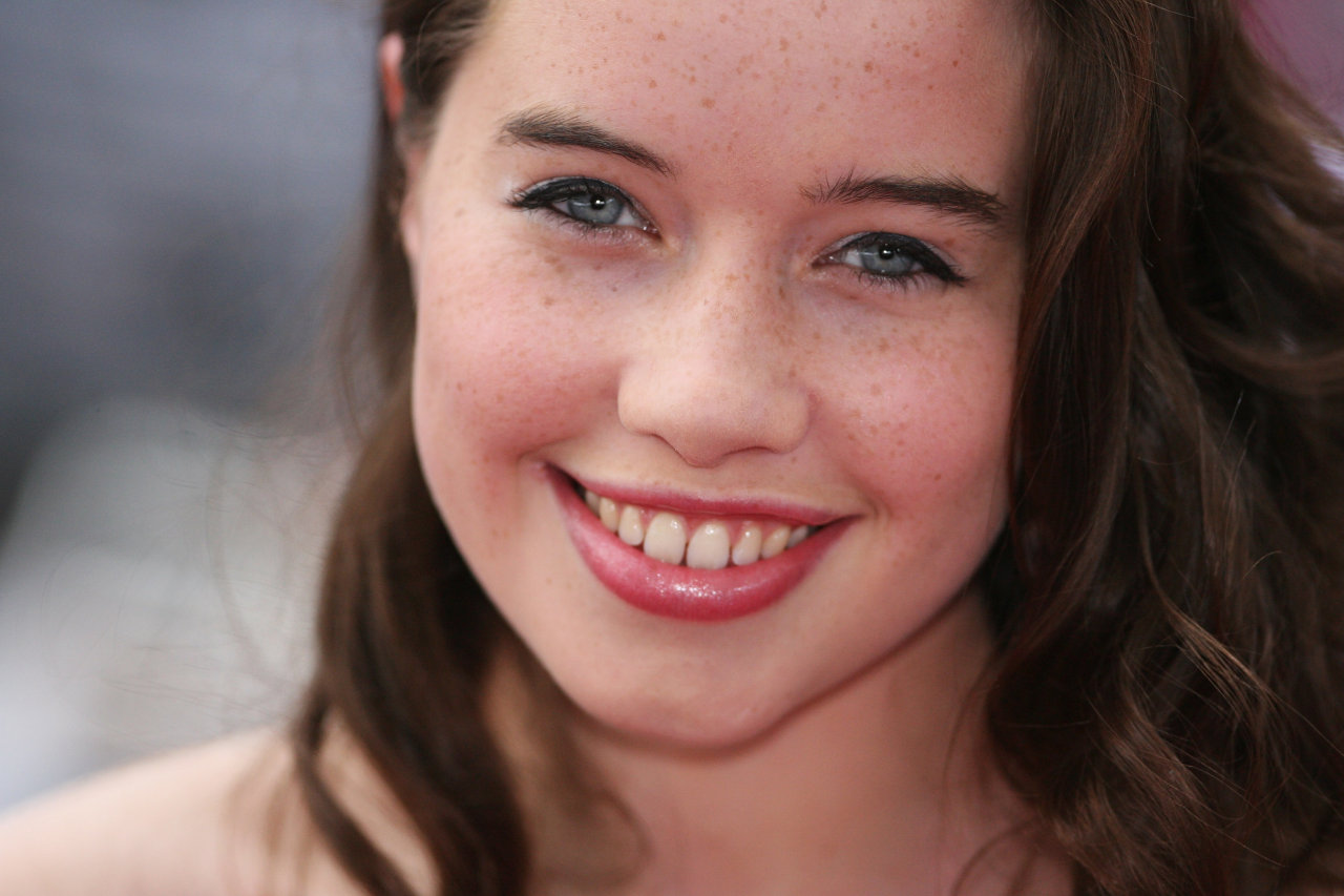 Anna Popplewell Wallpaper Best Pictures