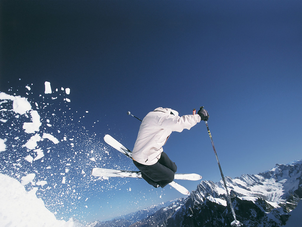 Image Of Adela Watkins Skiing Wallpaper HD