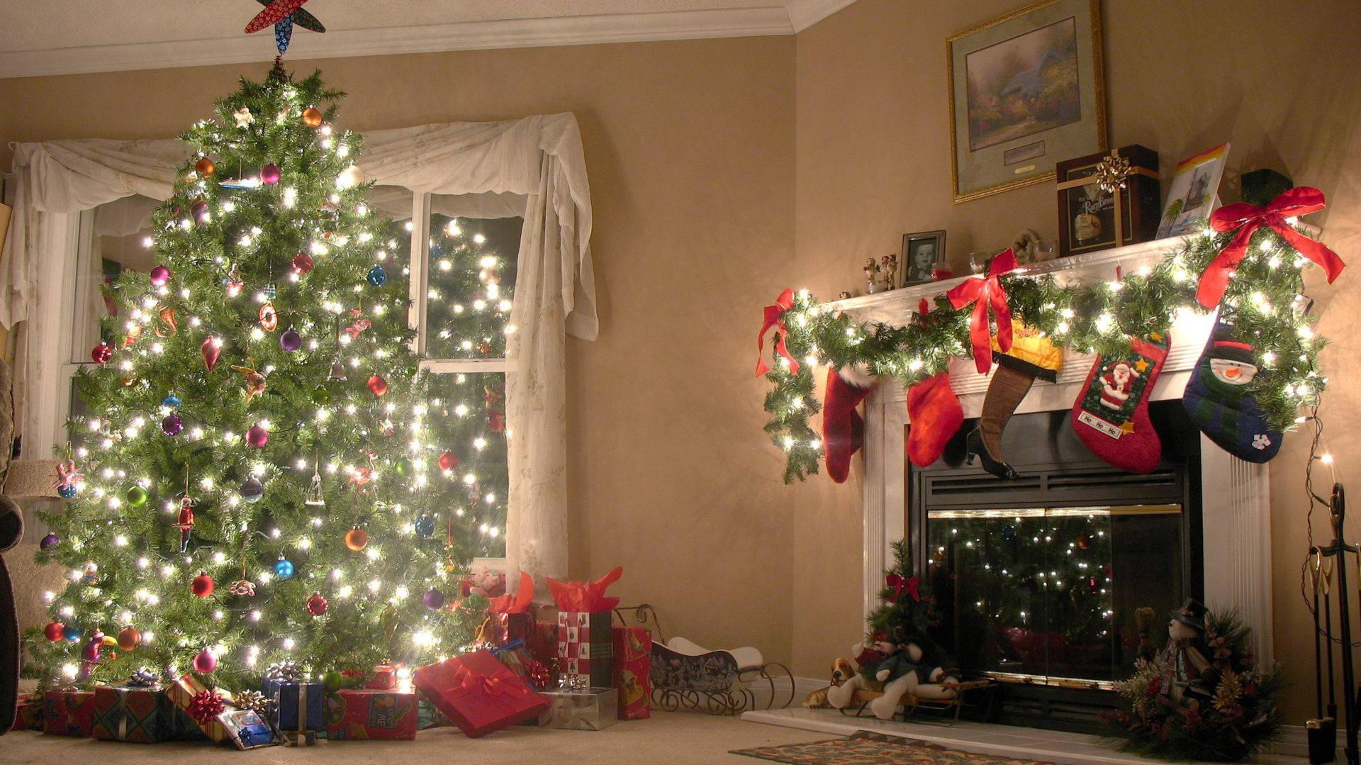 Ring In The New Year A Cozy Home Wallpaper