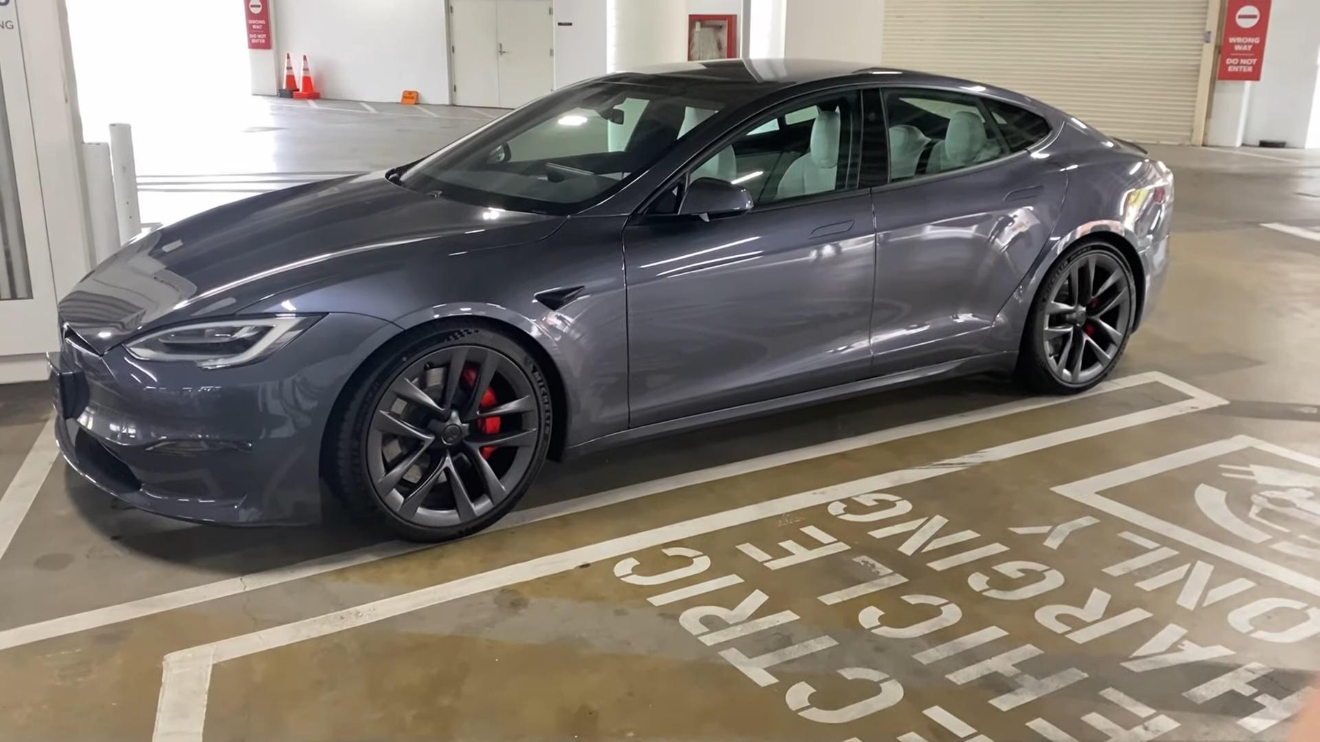 New Tesla Model S Plaid Walkaround Video Reveals Body Color Door