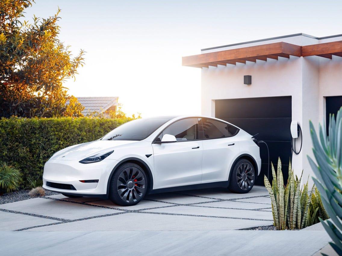 Tesla S Model Y Battery Has Zero Repairability Sandy Munro Says