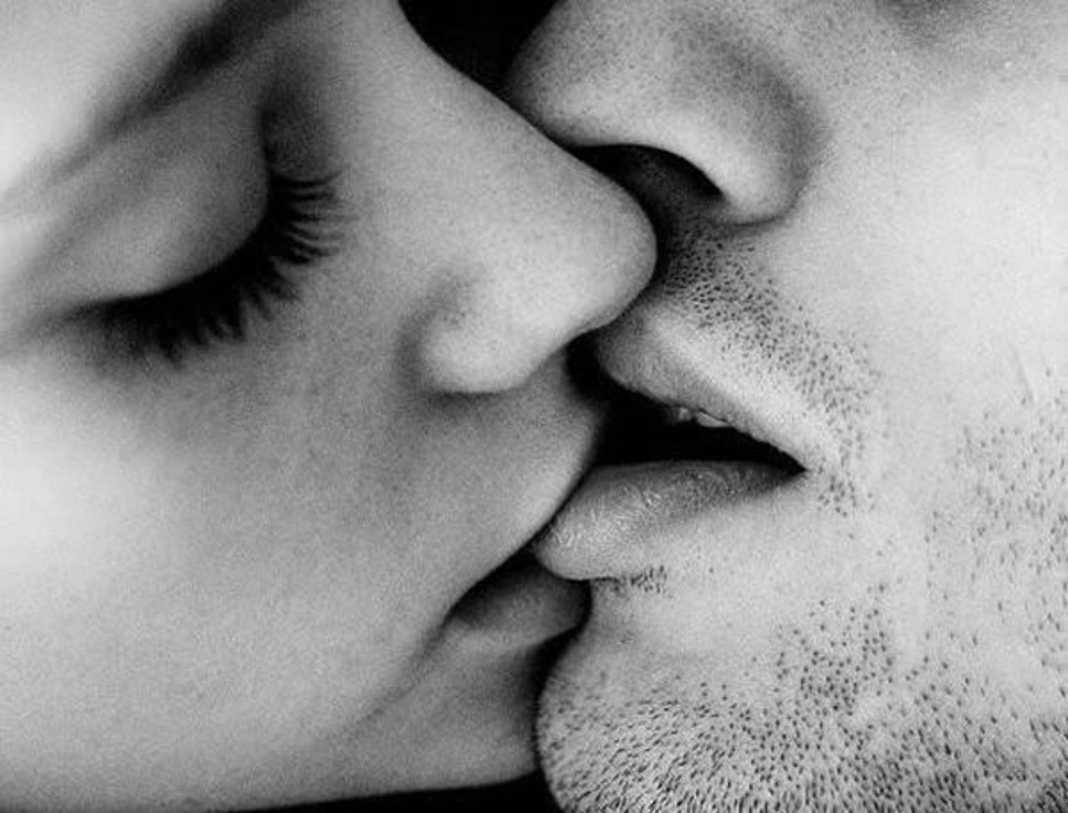 Lip Kisses Wallpaper Black N White Kiss HD