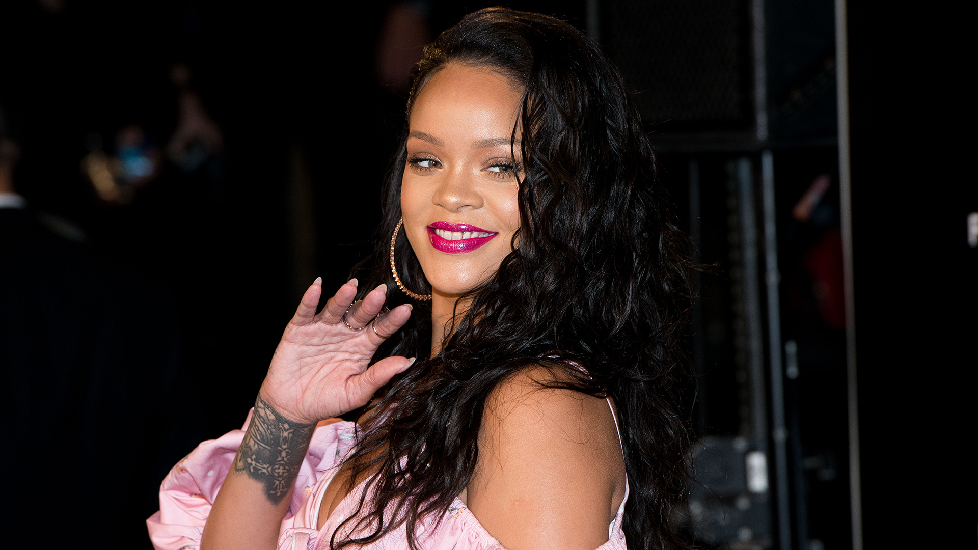 Rihanna Corrects Fan Who Pointed Out Stretch Marks Stylecaster