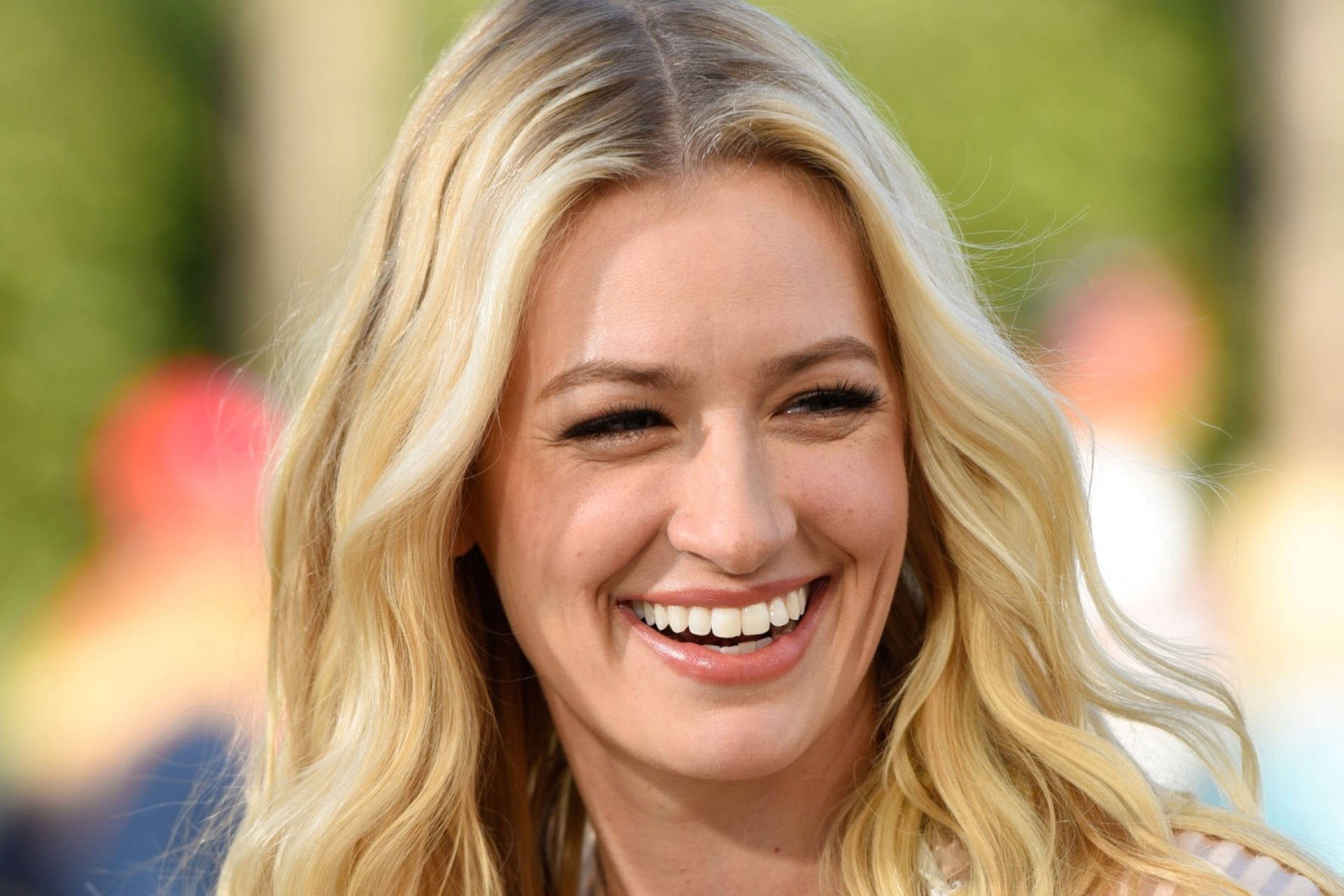 Beth Behrs Picture Wallpaper
