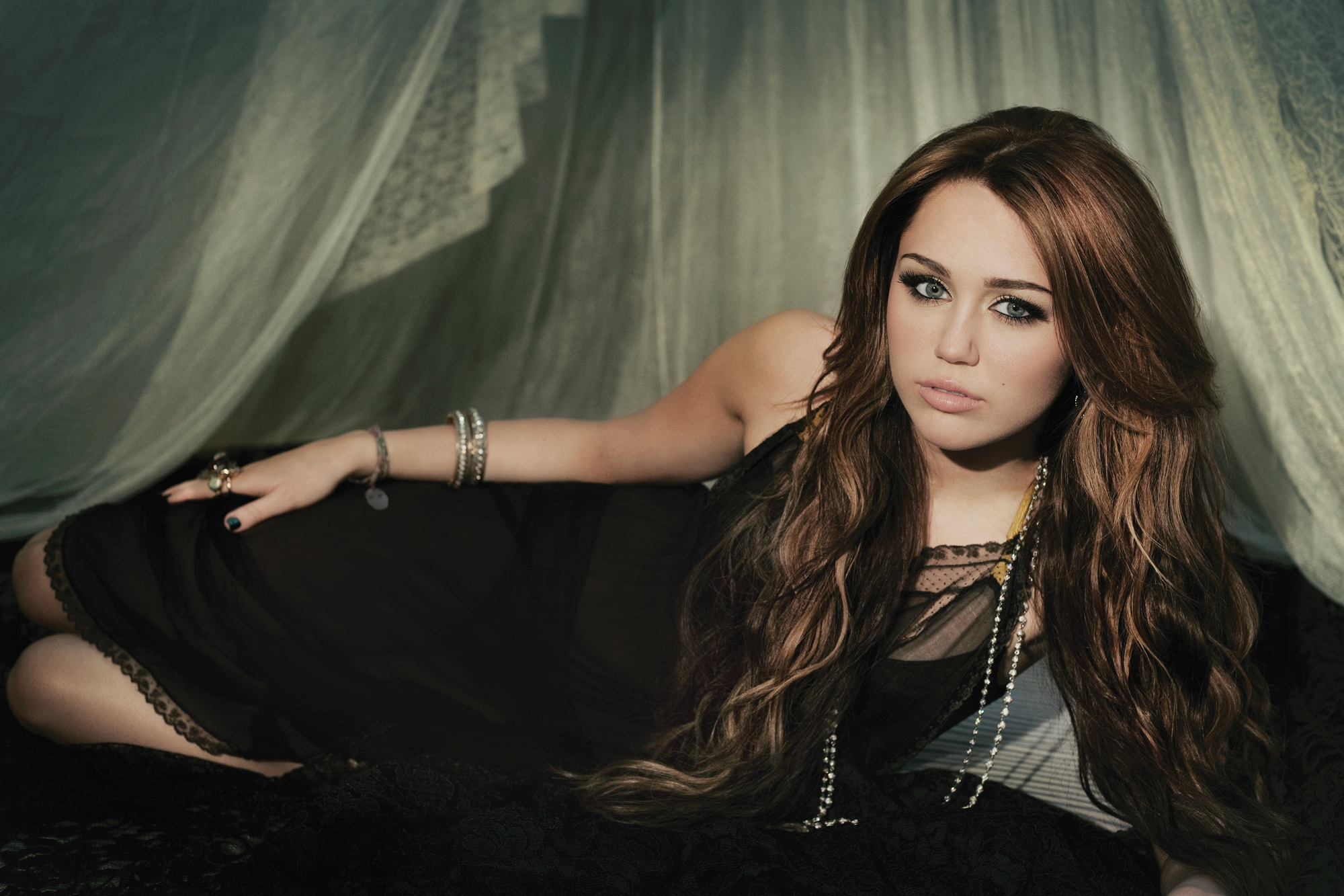 Young Hollywood Stars Image Miley Cyrus HD Wallpaper And