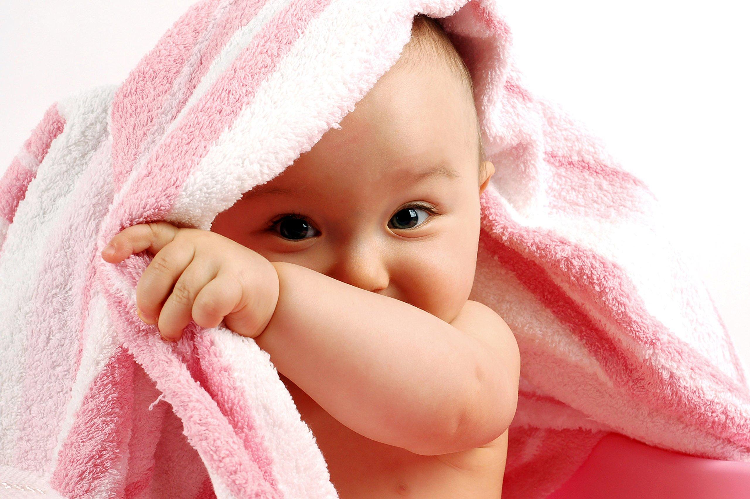 Oshi Child Love Cute Baby Playing With Pink Towel Poster